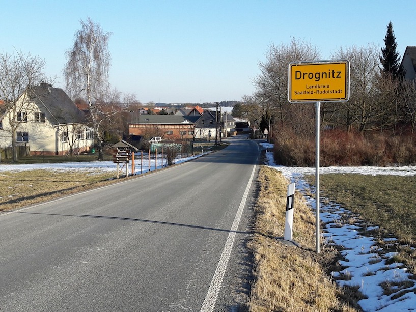 Drognitz, Straße, Ortseingang, Verkehrsschild, Schnee